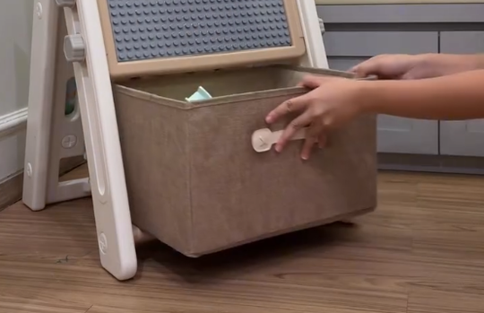 🎨4-in-1 Foldable Children's Easel